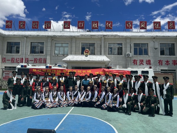 2错那市开展八一建军节文艺演出活动 (1)_副本.jpg
