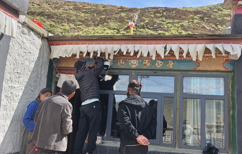 入户安装_副本.jpg 入户安装_副本.jpg