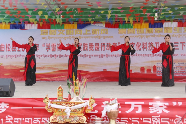文艺演出相关图片（4）_副本.jpg
