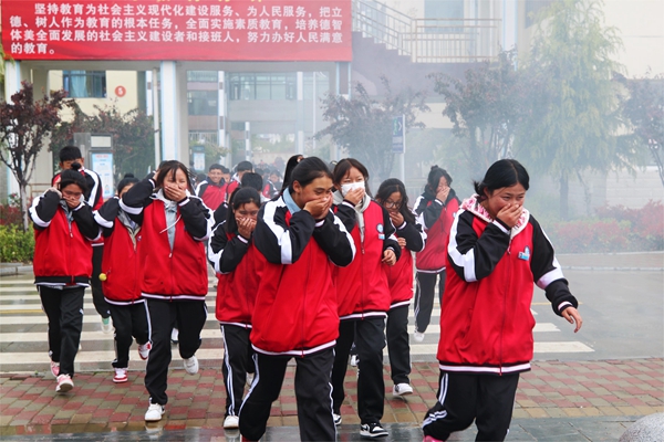 图为疏散演练现场 (1)_副本.jpg