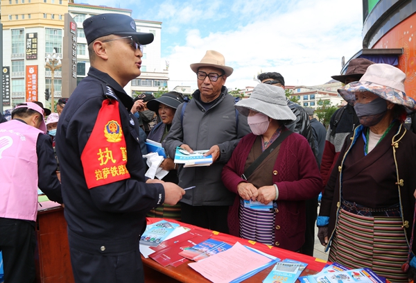 图为活动现场 (3)_副本.jpg