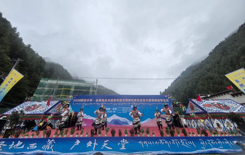 自治区非遗洞嘎达羌舞闪耀传统射箭比赛现场 (1)_副本.png