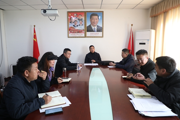 图为座谈会现场.JPG