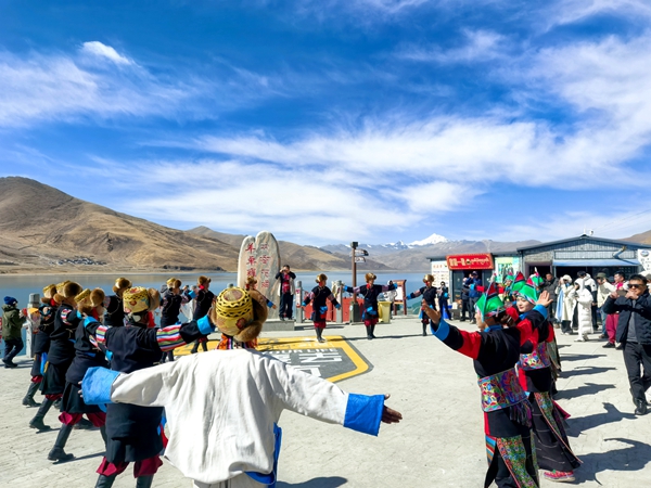 浪卡子县文旅局开展旅游宣传活动2.jpg