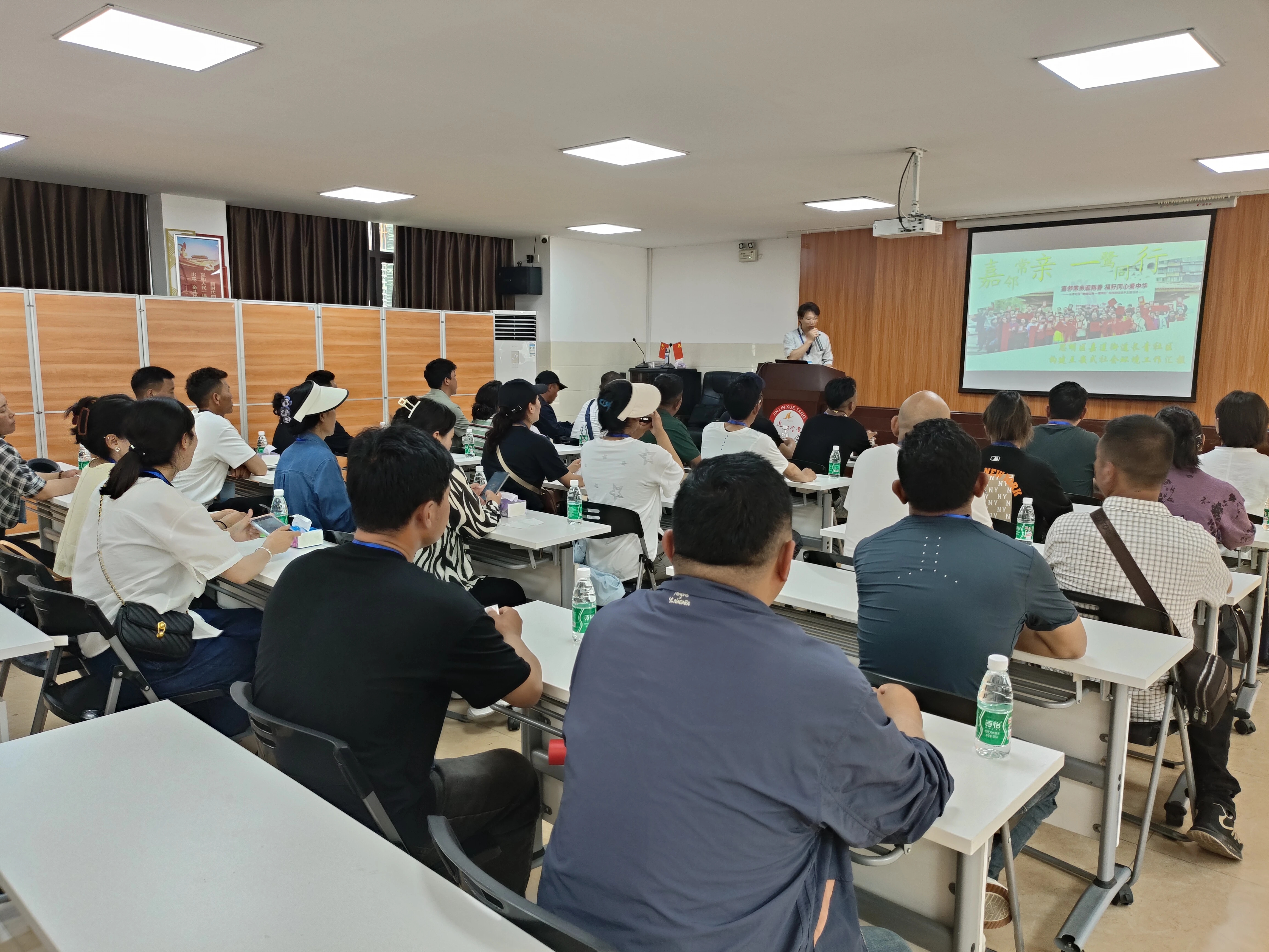 琼结县“高原红石榴”少数民族参观团在福建、广东参观学习.jpg