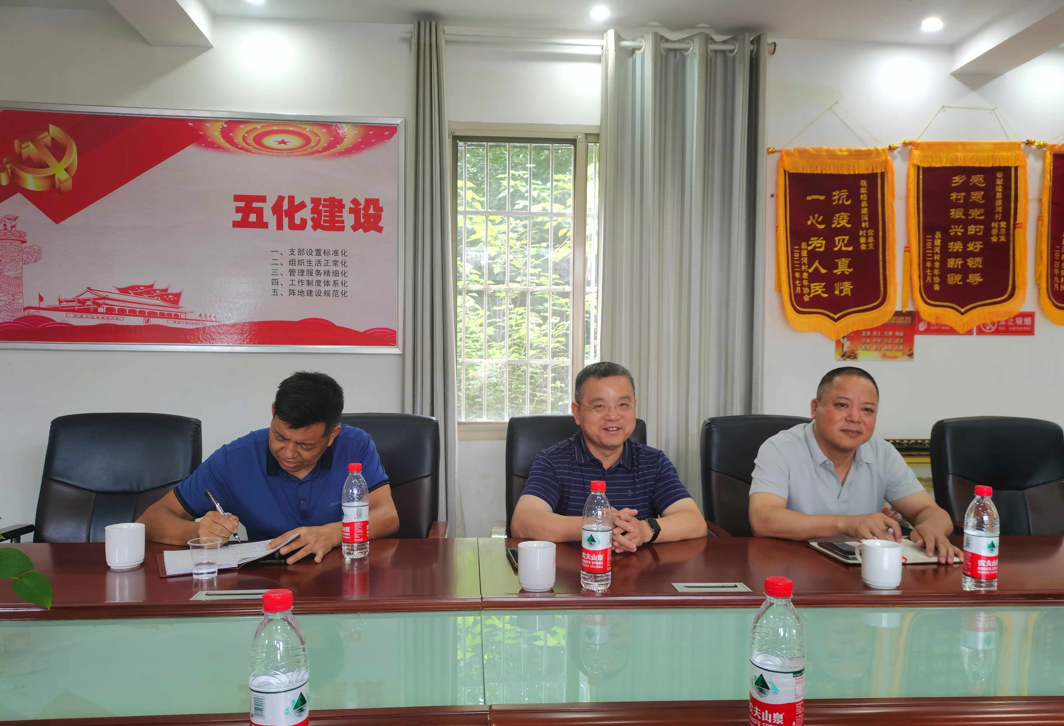 省人大代表兰广湘在基层供销调研.jpg