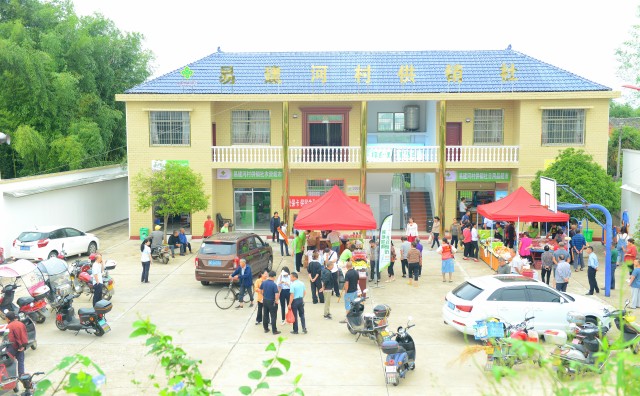 经过省人大代表兰广湘的努力推动，湘潭市雨湖区易建河村供销社成为省级基层示范社，_副本.jpg