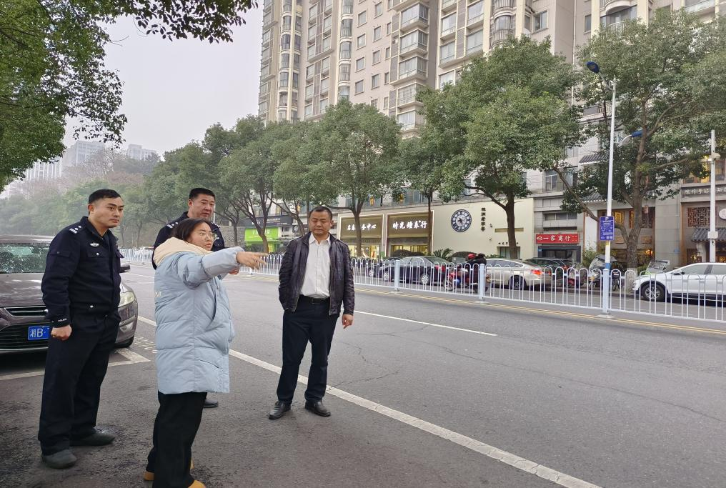 市交警支队现场查看.png