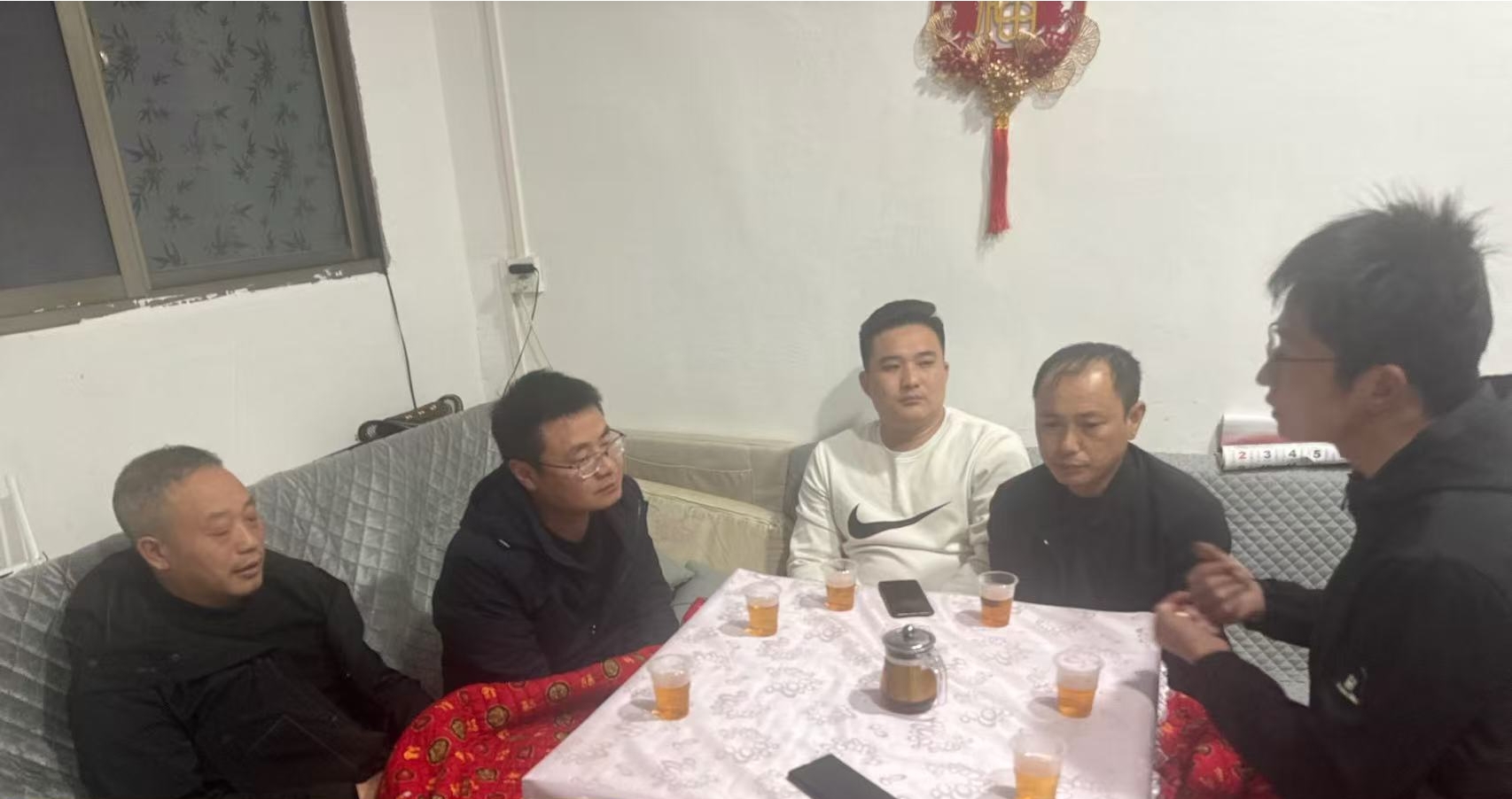 正和镇人大主席朱郝敏、人大代表黄远辉组织调解砍伐树木纠纷.jpg