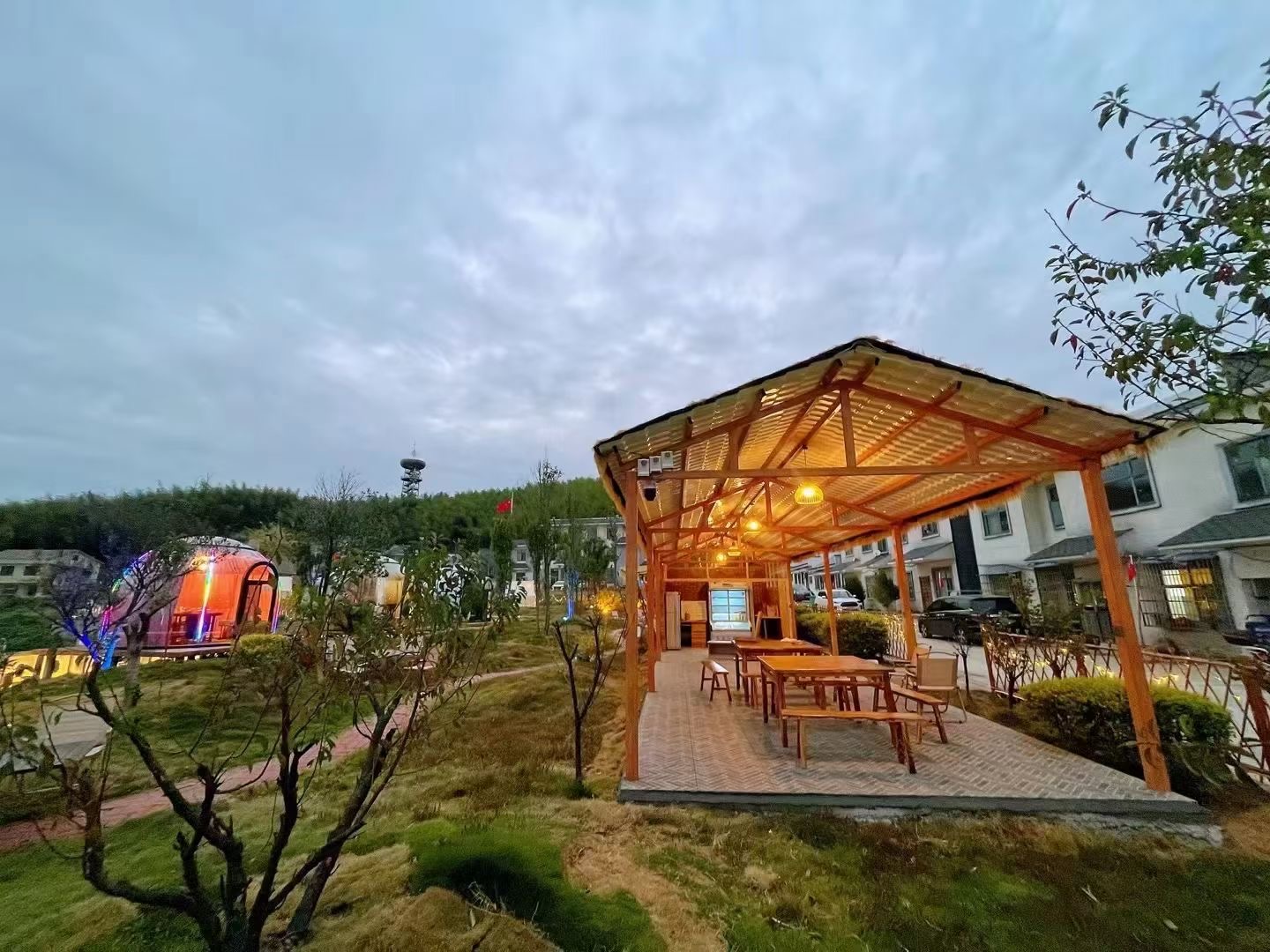 华容县桃花山虹夕营地.jpg