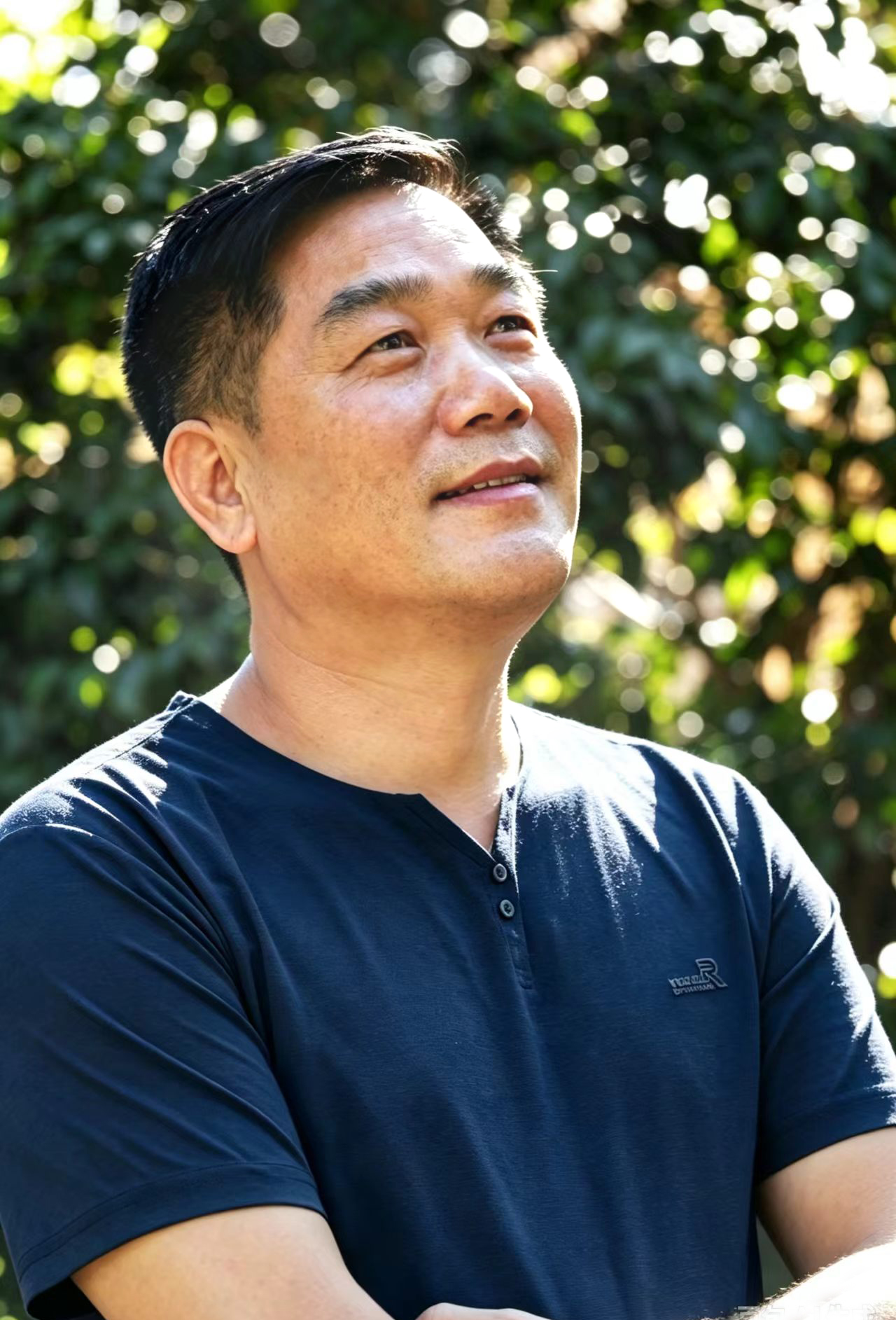 画家贺祖元近影 摄影李黾 .jpg 画家贺祖元近影 摄影李黾 .jpg