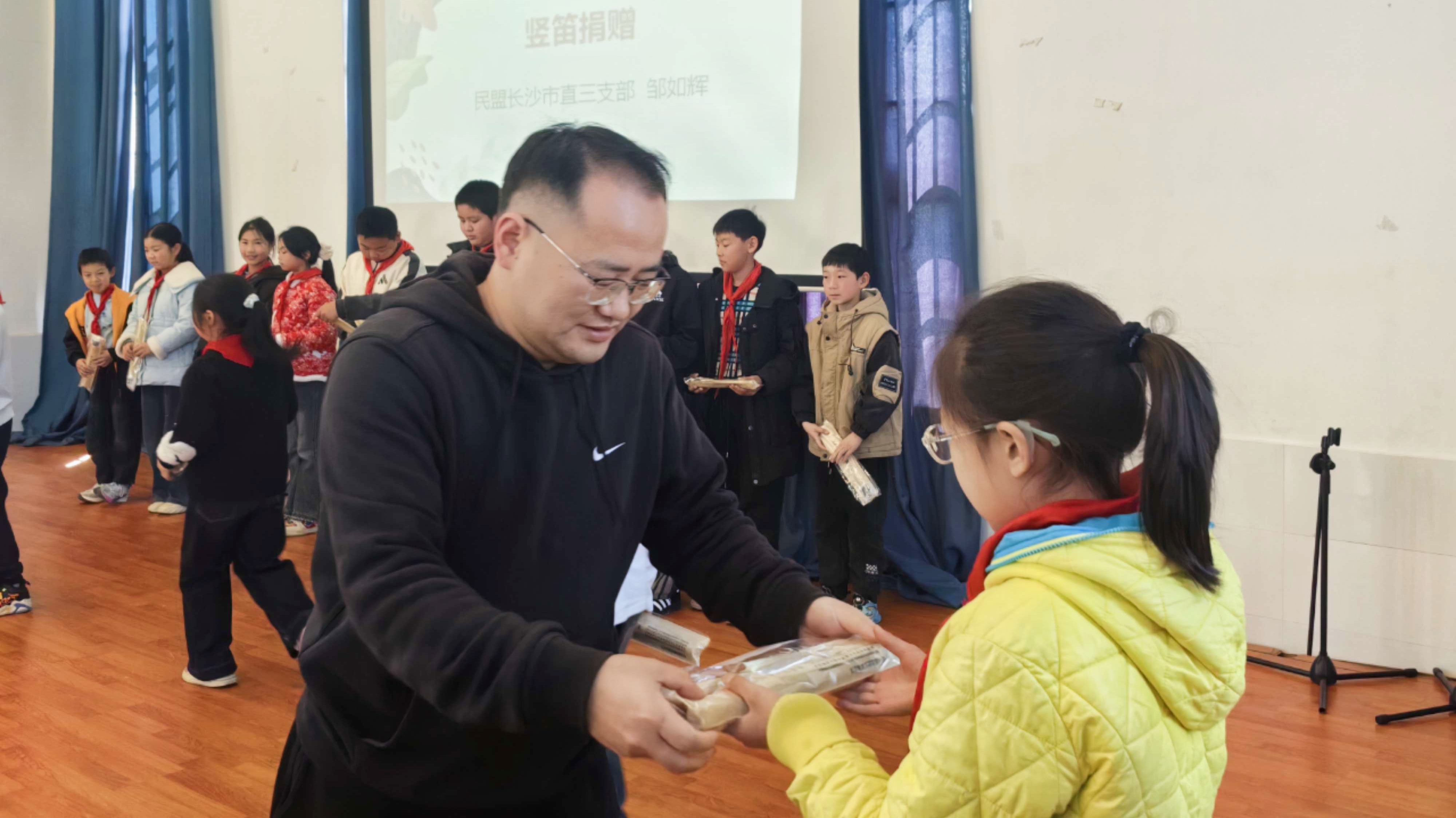 捐赠.jpg 捐赠.jpg