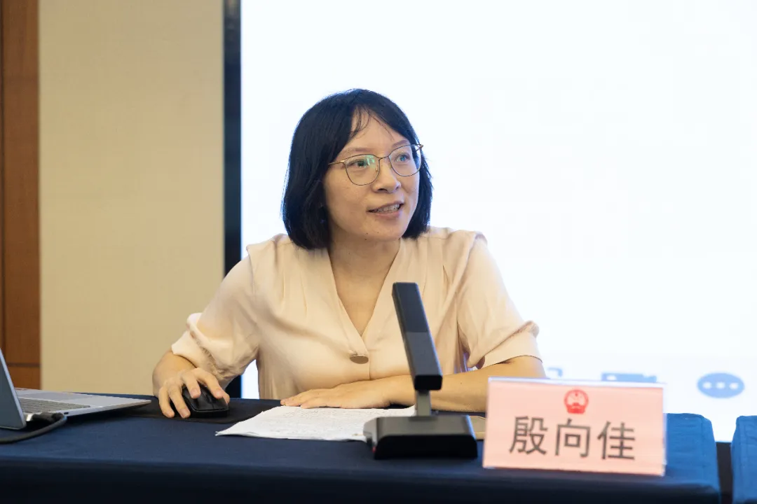 殷向佳作《小信息 大境界 浅谈反映社情民意信息工作》专题讲座.jpg