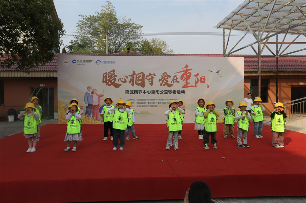 a30d2bce4f524312372fbc515a381c4.jpg