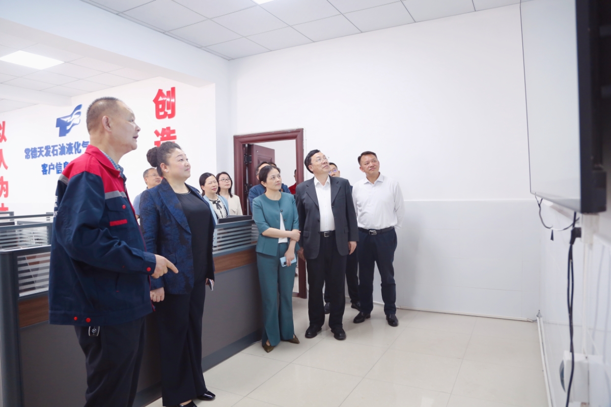 参观党员企业.jpg