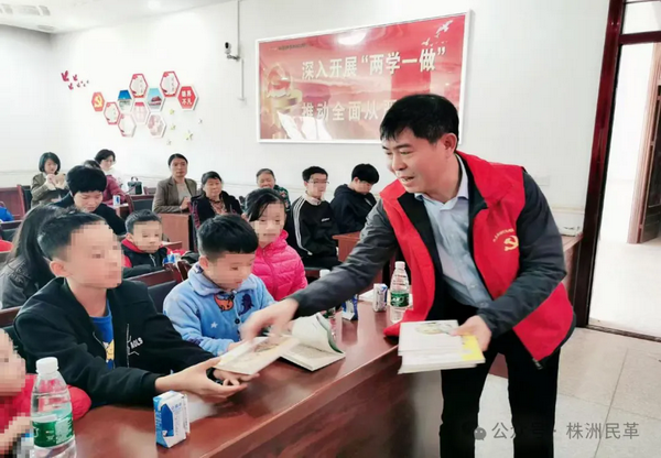 【我们的履职答卷·2025①】株洲民革党员、天元区政协委员陈涛：以法为翼 以民为心.png