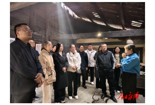 湘西州政协工商联界别委员来永顺开展理想信念教育暨委员读书活动