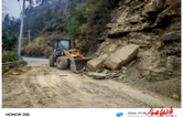 清理落石塌方保春运公路安畅