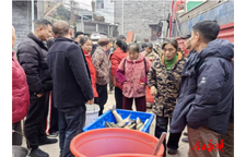 省高院驻列夕村工作队开展迎新春年年有“鱼”活动