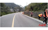 永顺县公路建设养护中心开展路域环境整治行动提升道路通行品质