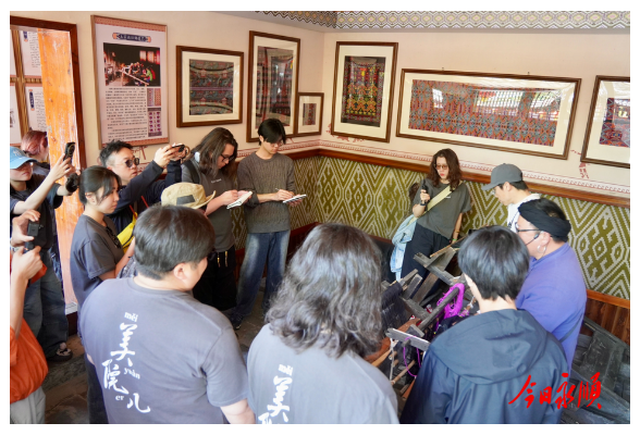 央美留学生“感知中国”走进土家第一村