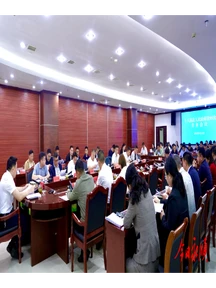 周海强主持召开十八届县人民政府第95次常务会议
