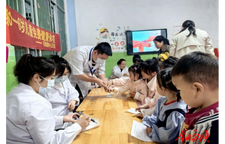 石堤镇中心卫生院开展校园儿童健康服务活动