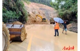 永顺县公路建设养护中心全力开展汛期公路抢险排险行动
