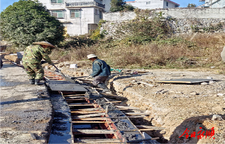 松柏镇：公路整改赢民心