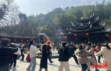 首车镇：巾帼绽芳华庆“三八” 共绘奋进新篇章