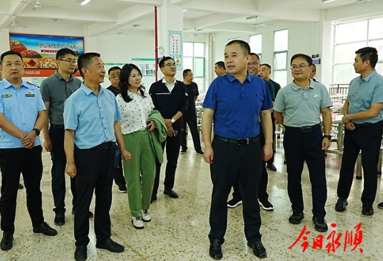 向加茂调研高考备考工作