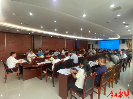 周海强主持召开十八届县人民政府第79次常务会议