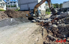 松柏镇：战高温修路忙