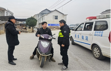 松柏镇开展交通顽疾专项整治行动 查处交通违法行为30余起