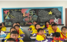 灵溪一小开展“学雷锋树新风”黑板报评比活动