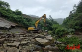 永顺县公路建设养护中心连续奋战开展防汛抢险行动