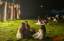夏夜生态绿地 点亮群众休闲生活