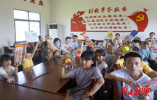 颗砂乡：“书香+安全”公益课堂点亮留守儿童多彩暑期