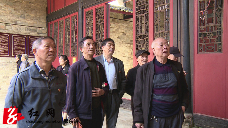 参观荫家堂_副本.jpg