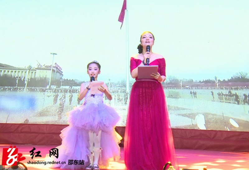 仰望升旗_副本.jpg