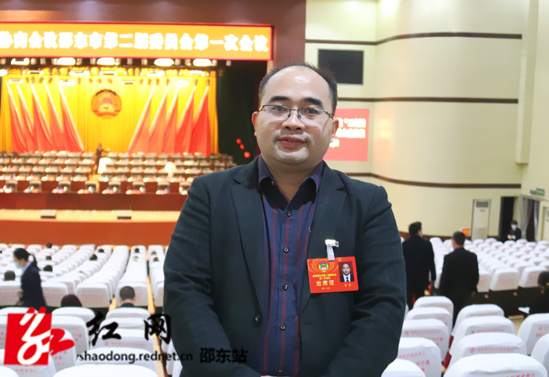 李赞_副本.jpg