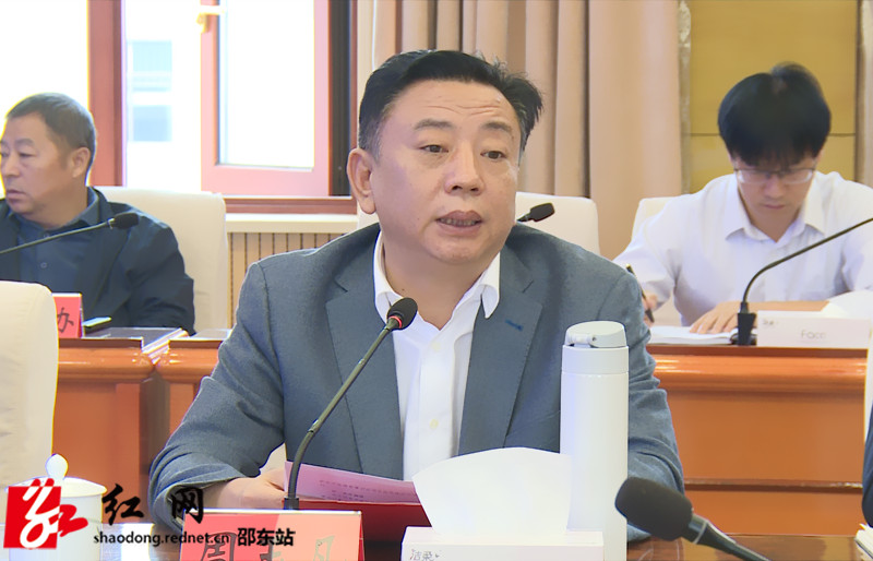 周玉凡_副本.jpg