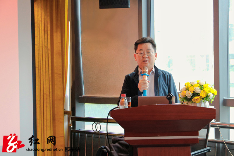 邵东智能制造技术研究院院长、新当选的邵东市高新技术企业协会会长杨海东致辞_副本.jpg