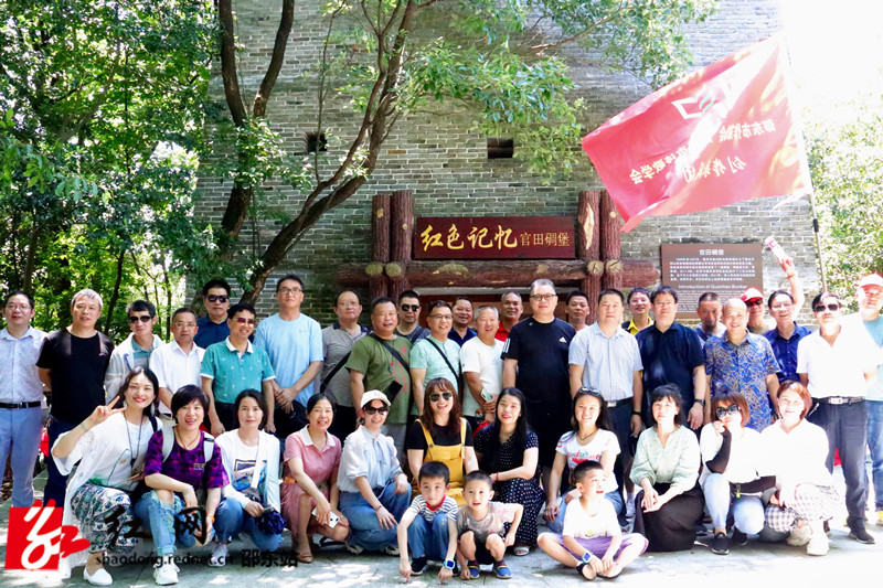 参观红色景点官田战役旧址（官田碉堡）_副本.jpg