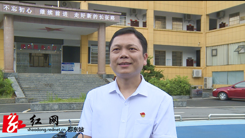 党委书记赵胜接受采访_副本.jpg