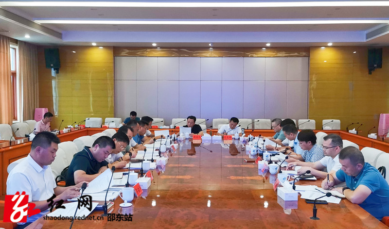 周玉凡主持市委理论学习中心组第九次集中学习(图1)