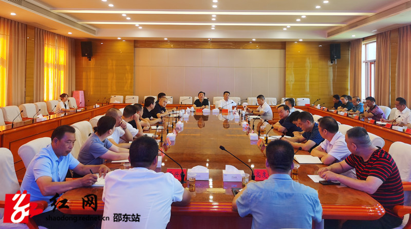 周玉凡主持召开“迎乡贤、建家乡，改陋习、树新风，兴产业、振乡村”座谈会(图1)