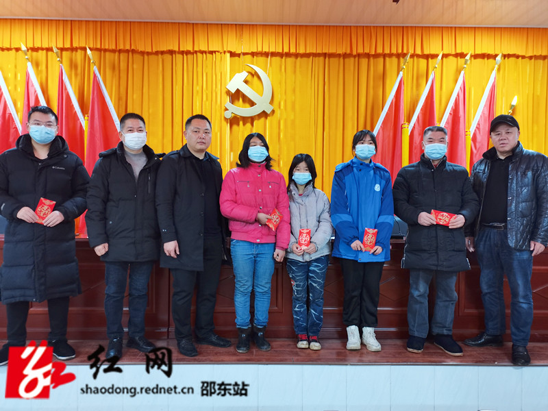 合影_副本.jpg