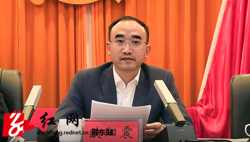 欧阳震_副本.jpg