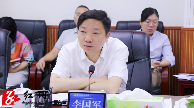 巡视李_副本.jpg